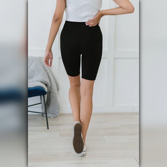 ♥ 668 ♥ (OS) Hold Me Tight High-Waisted Compression Black Biker Shorts - Picture 6 of 11